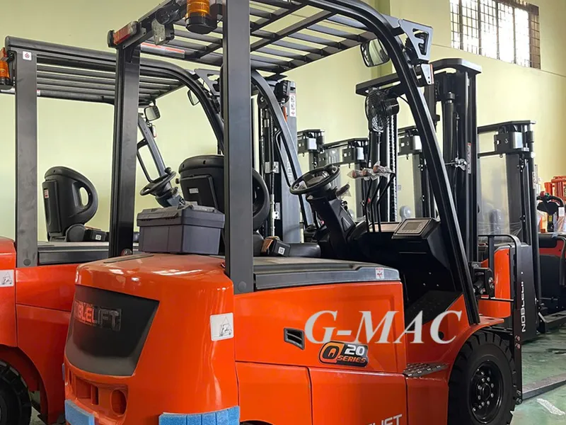 Xe nâng Trung Quốc chạy điện mới