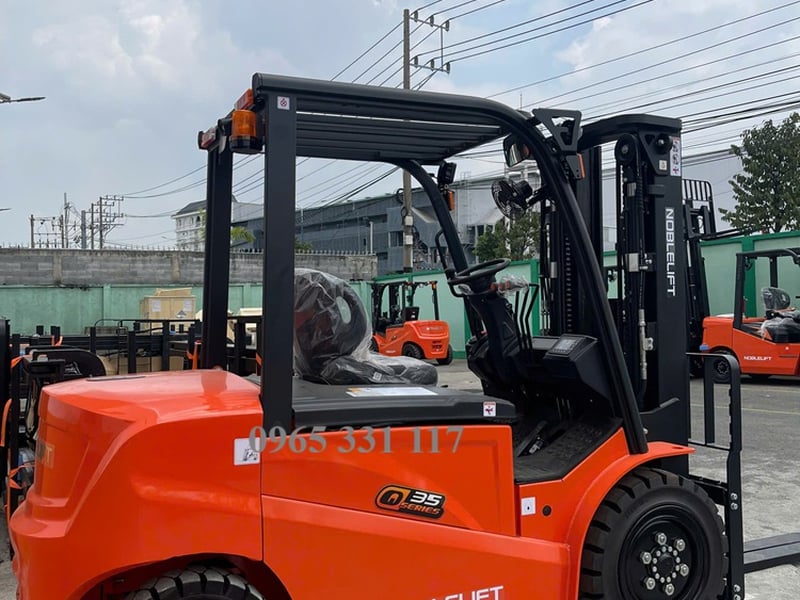 Xe nâng điện giá rẻ pin sạc nhanh