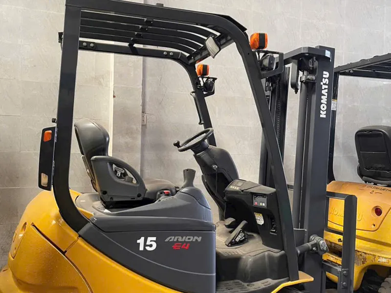 Xe nâng ngồi lái chạy điện cũ