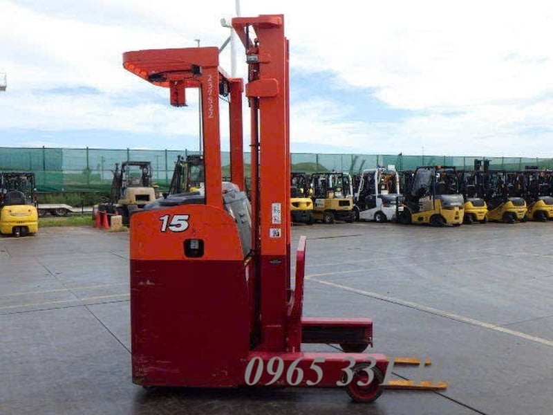 Xe nâng điện đứng lái sạc nhanh