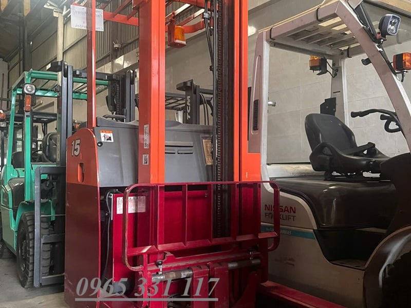 Xe nâng Nhật đứng lái giá rẻ tại HCM 