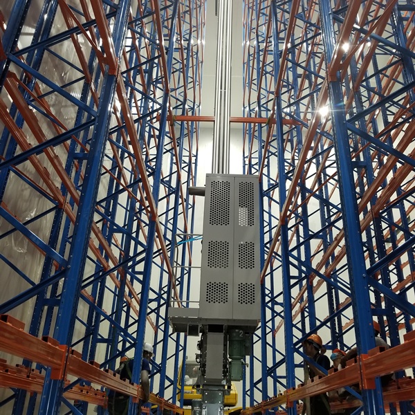 Hệ thống kho tự động ASRS độ chính xác lên đến 99.9%, hệ thống đảm bảo lấy đúng hàng, giao đúng lúc Hệ thống kho tự động ASRS độ chính xác lên đến 99.9%, hệ thống đảm bảo lấy đúng hàng, giao đúng lúc