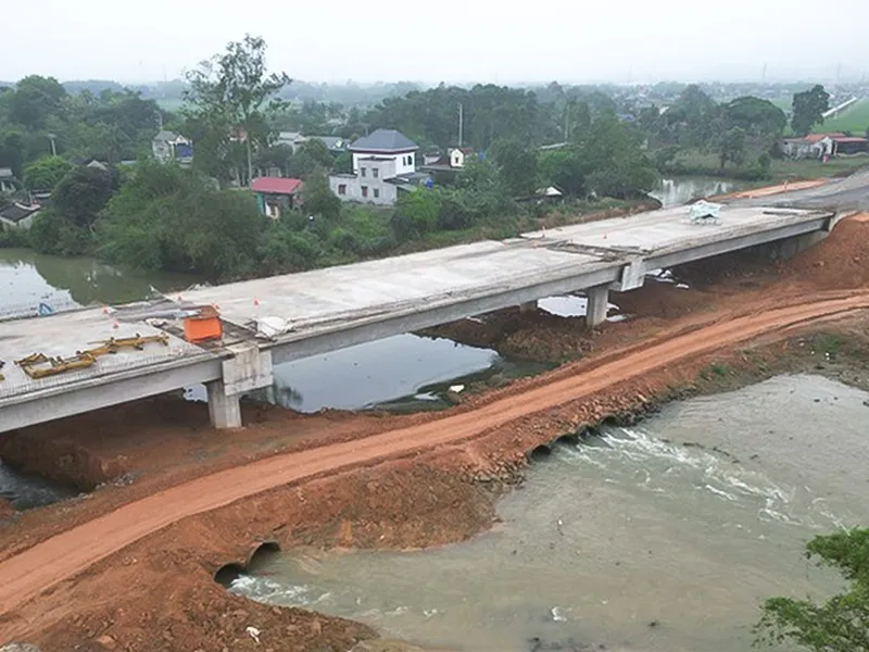 KÈ CHỐNG SẠT LỞ BỜ HỮU SÔNG YÊN