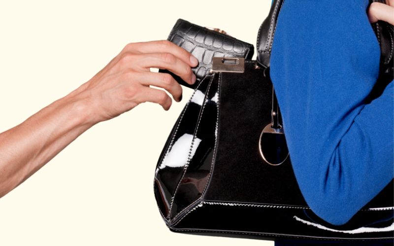 Giải mã Chứng ăn cắp vặt (Kleptomania)