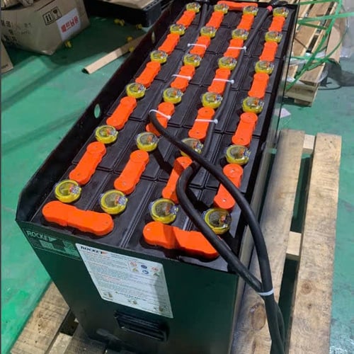 Ắc quy xe nâng