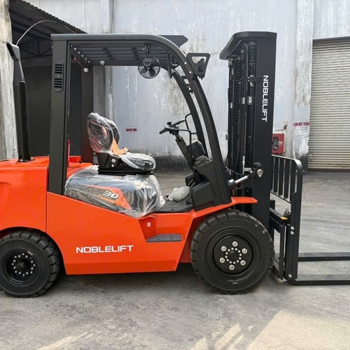 Xe nâng 3 tấn
