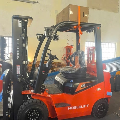 Xe nâng điện 1.8 tấn
