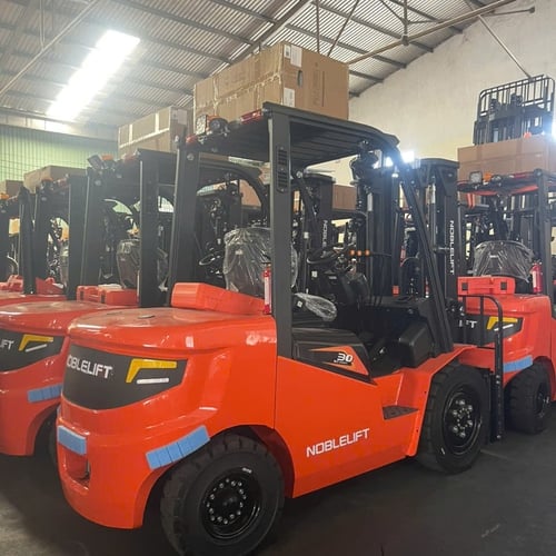 Xe nâng điện 3 tấn