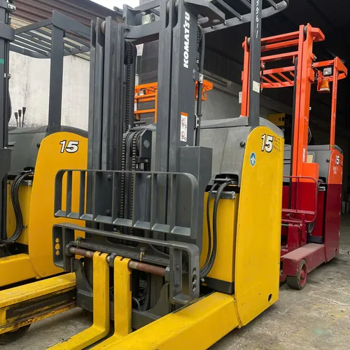 Xe nâng điện đứng lái