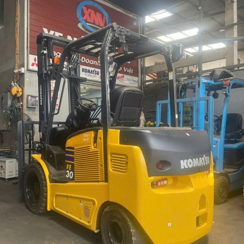 Xe nâng điện 3 tấn Komatsu
