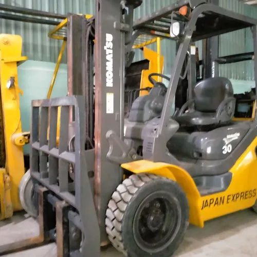 Xe nâng Có cơ cấu Nghiêng Càng