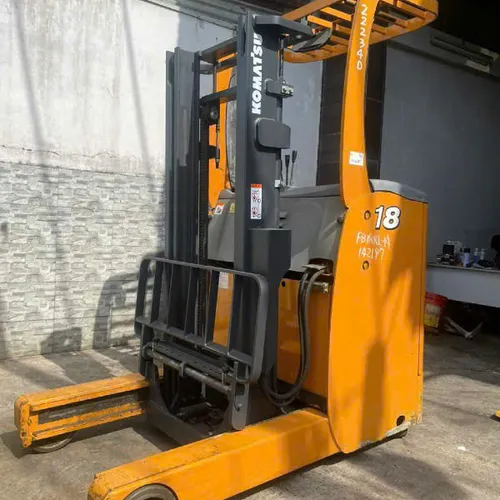Xe nâng điện đứng lái 1,8 tấn Komatsu. Giá Rẻ