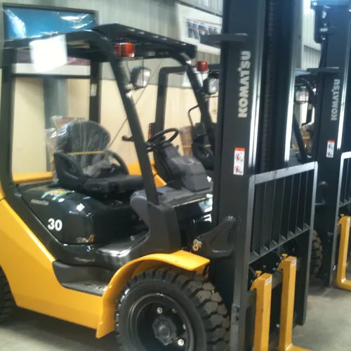 xe nâng komatsu 3 tấn