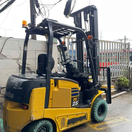 Xe nâng điện 2,5 tấn Komatsu