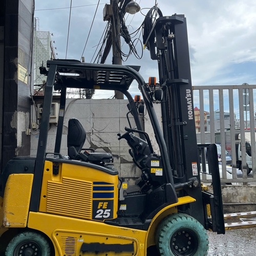 Xe nâng điện 2,5 tấn Komatsu
