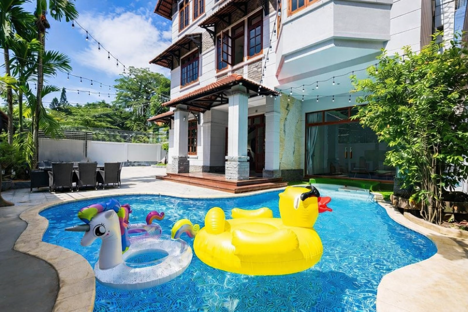 Hồ bơi sân vườn trong biệt thự An Phú Hồ bơi sân vườn trong biệt thự An Phú