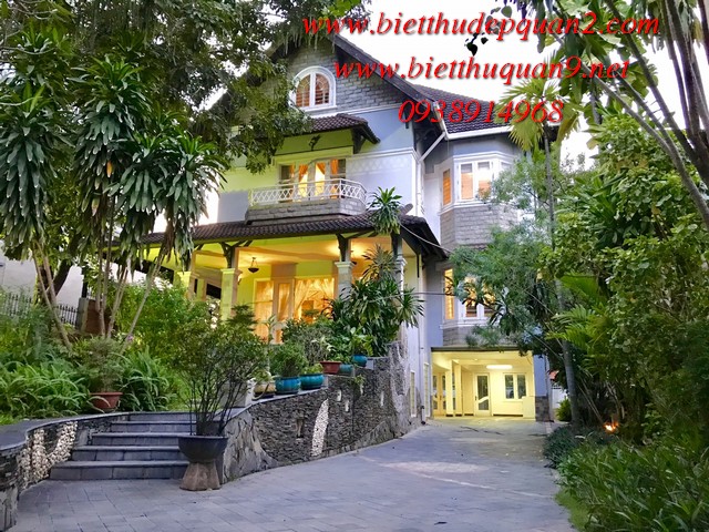 mặt trước của biệt thự