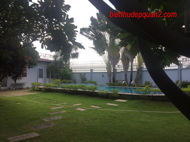 Sân vườn rộng Sân vườn rộng