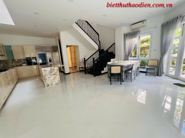 Thiết kế 4 tầng sang trọng, chuẩn phong thủy Thiết kế 4 tầng sang trọng, chuẩn phong thủy