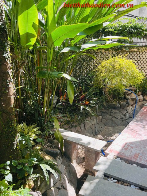 Gara ô tô rộng rãi ngay tầng trệt Gara ô tô rộng rãi ngay tầng trệt