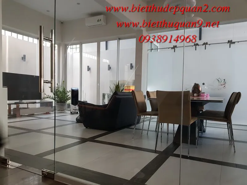 BÁN BIỆT THỰ NGAY TRƯỜNG QUỐC TẾ