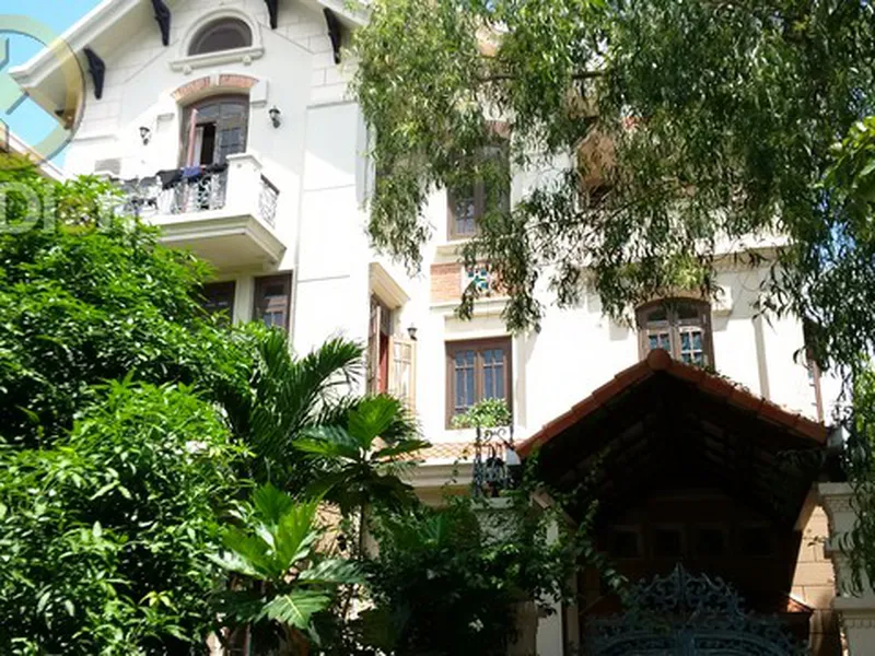 BÁN BIỆT THỰ THẢO ĐIỀN KHU VEN SÔNG