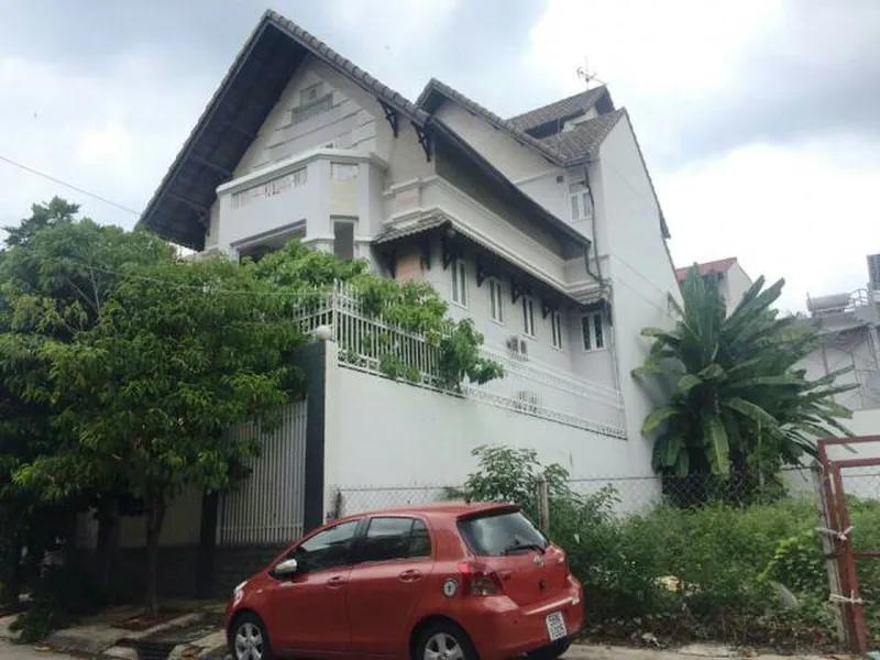 BIỆT THỰ THẢO ĐIỀN BÁN ĐƯỜNG NGUYỄN VĂN HƯỞNG