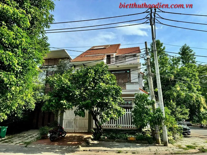 Cho thuê villa trong khu 204B Nguyễn Văn Hưởng Thảo Điền