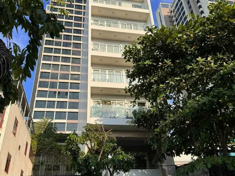 Toà tòa nhà mặt tiền Đường Quốc Hương