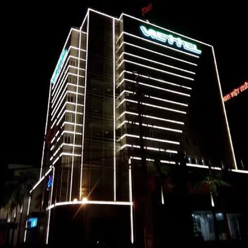 TRANG TRÍ LED TÒA NHÀ NGOÀI TRỜI