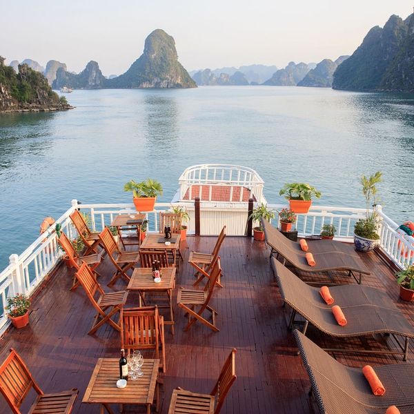 GOLDEN BAY 3N 2Đ ( 1 ĐÊM TRÊN THUYỀN & 1 ĐÊM TRÊN NAM CÁT ISLAND)