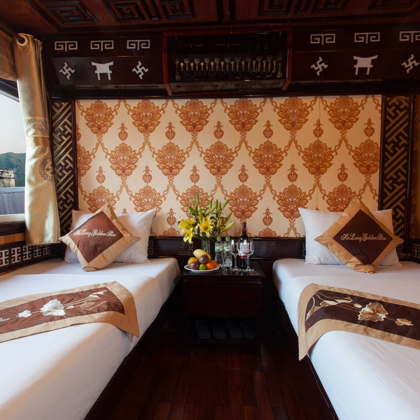 GOLDEN STAR 3 NGÀY 2 ĐÊM (1 ĐÊM NGỦ TÀU , 1 ĐÊM NGỦ KS TUẦN CHÂU)