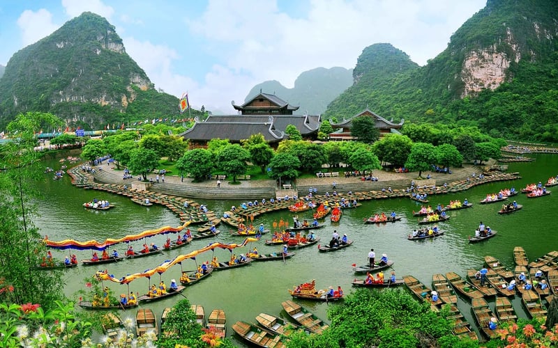 HOA LƯ - TAM CỐC - BÁI ĐÍNH - TRÀNG AN (2 NGÀY 1 ĐÊM)