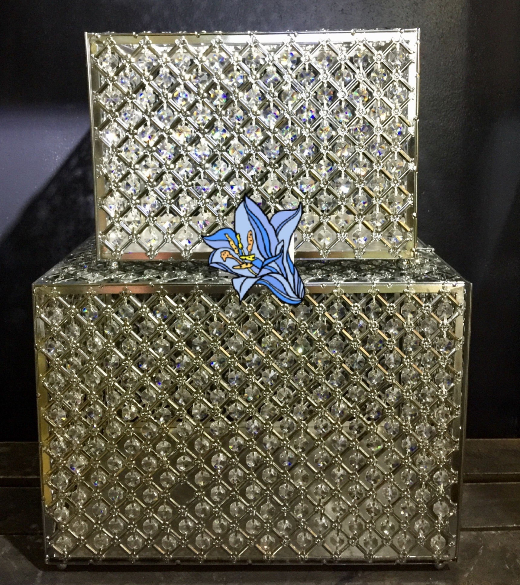 Thùng tiền đám cưới bằng kim loại đính pha lê Thùng tiền đám cưới bằng kim loại đính pha lê