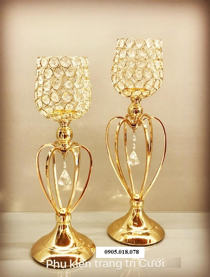Chân nến pha lê trang trí tông màu vàng Chân nến pha lê trang trí tông màu vàng