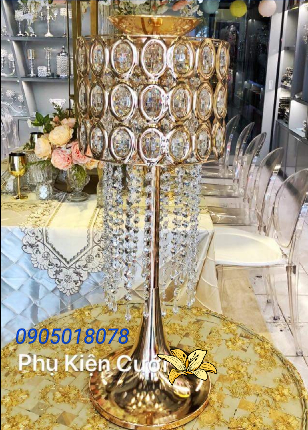 Chân nến pha lê trang trí tông màu vàng Chân nến pha lê trang trí tông màu vàng