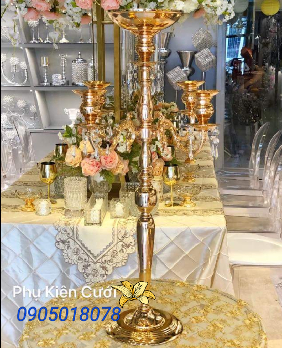 Chân nến pha lê trang trí tông màu vàng Chân nến pha lê trang trí tông màu vàng