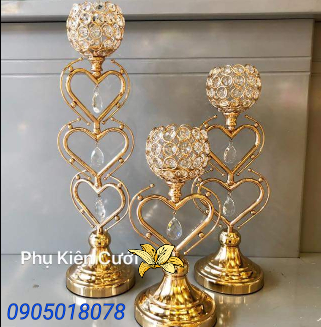 Chân nến pha lê trang trí tông màu vàng Chân nến pha lê trang trí tông màu vàng