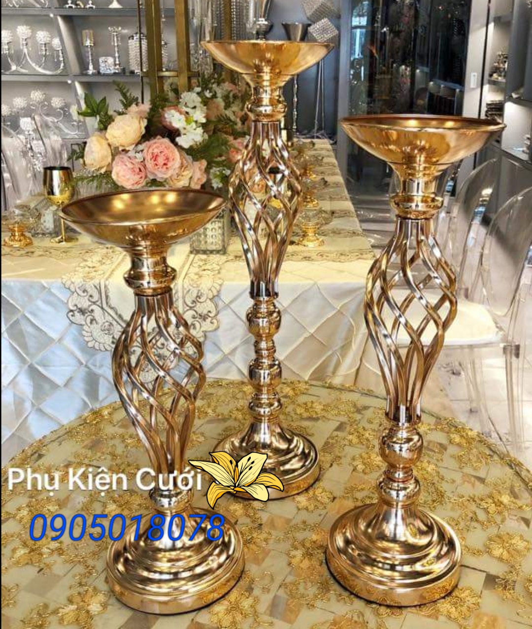 Chân nến pha lê trang trí tông màu vàng Chân nến pha lê trang trí tông màu vàng