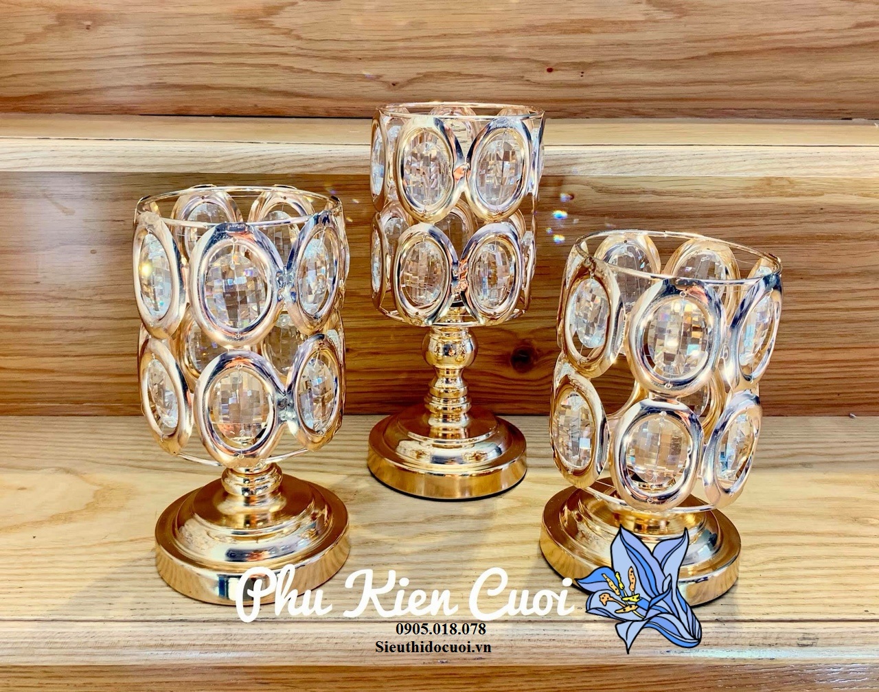 Chân nến pha lê trang trí tông màu vàng Chân nến pha lê trang trí tông màu vàng