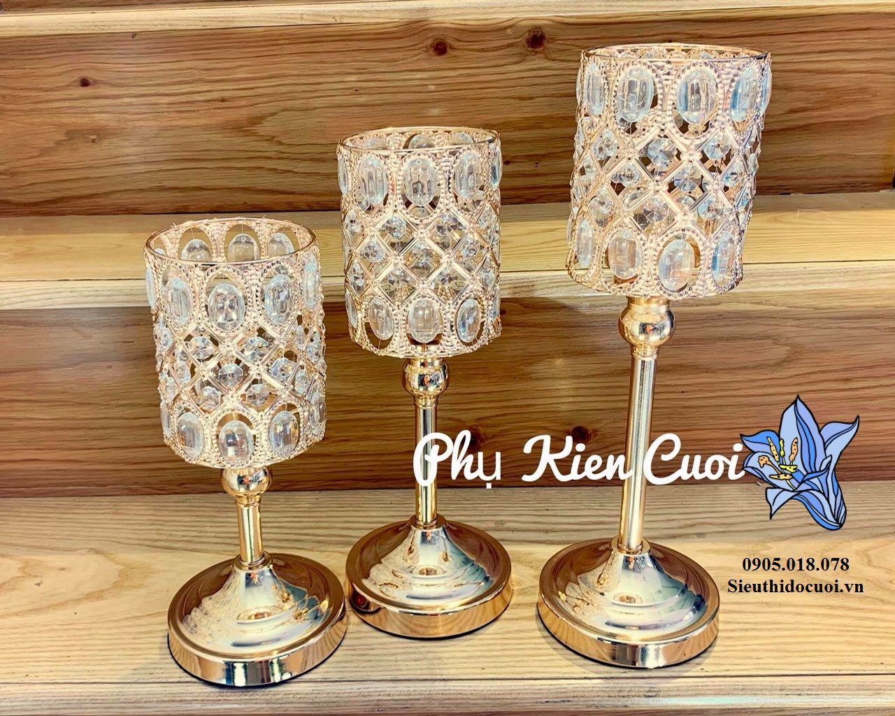 Chân nến pha lê trang trí tông màu vàng Chân nến pha lê trang trí tông màu vàng