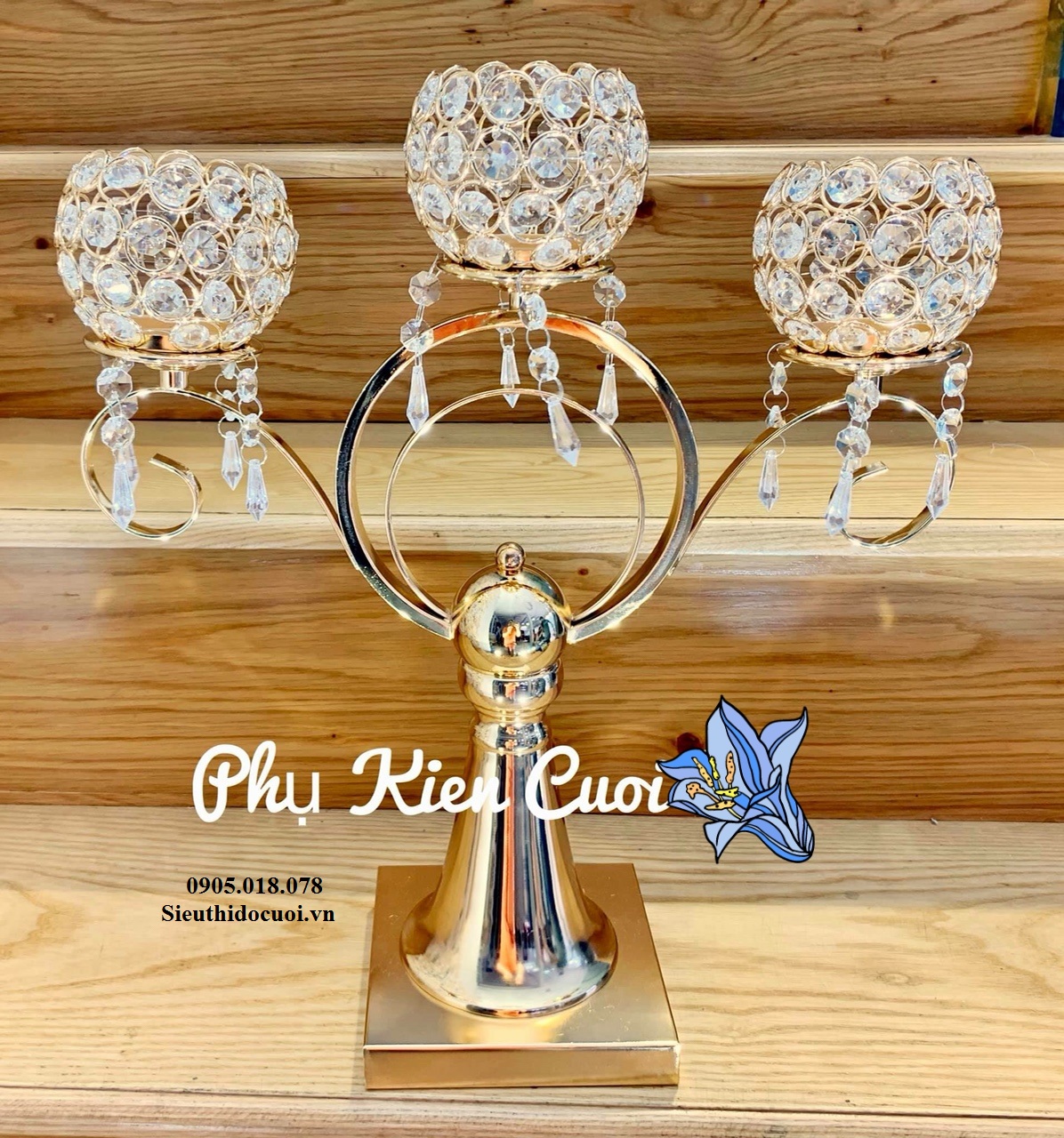 Chân nến pha lê trang trí tông màu vàng Chân nến pha lê trang trí tông màu vàng