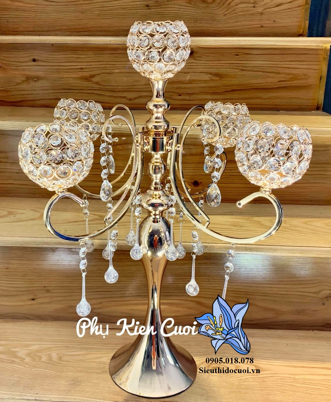 Chân nến pha lê trang trí tông màu vàng Chân nến pha lê trang trí tông màu vàng