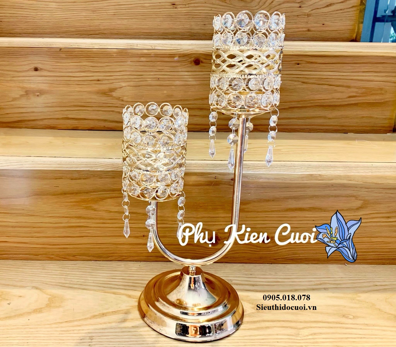 Chân nến pha lê trang trí tông màu vàng Chân nến pha lê trang trí tông màu vàng
