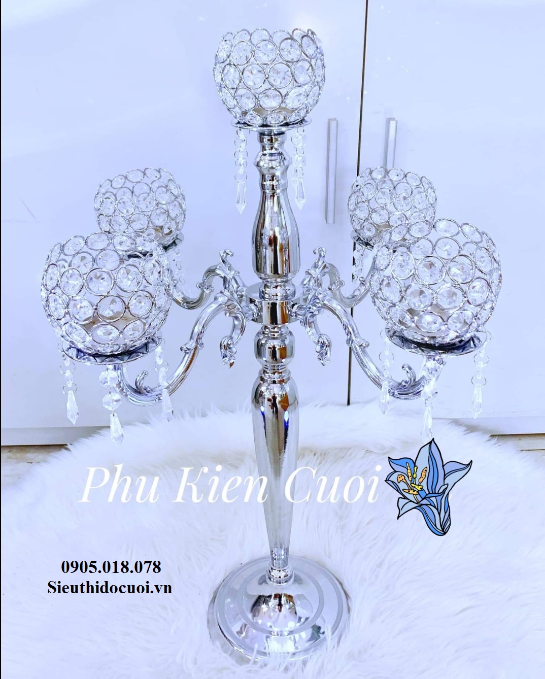 Chân nến pha lê màu vàng, màu bạc Chân nến pha lê màu vàng, màu bạc