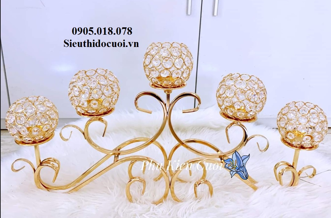 Chân nến pha lê màu vàng, màu bạc Chân nến pha lê màu vàng, màu bạc