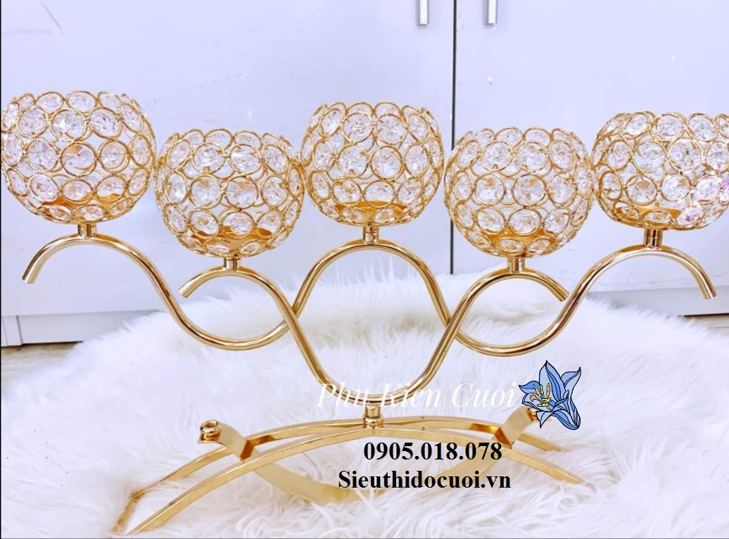 Chân nến pha lê màu vàng, màu bạc Chân nến pha lê màu vàng, màu bạc