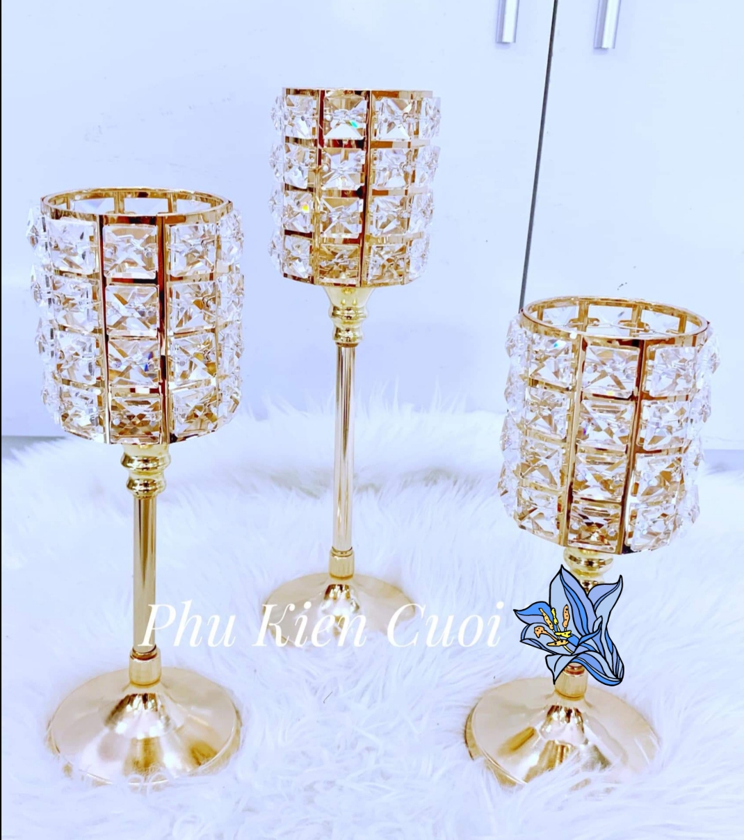 Chân nến pha lê màu vàng, màu bạc Chân nến pha lê màu vàng, màu bạc