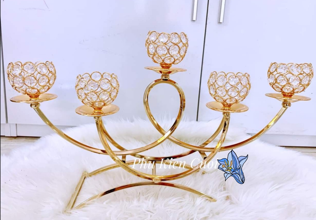 Chân nến pha lê màu vàng, màu bạc Chân nến pha lê màu vàng, màu bạc