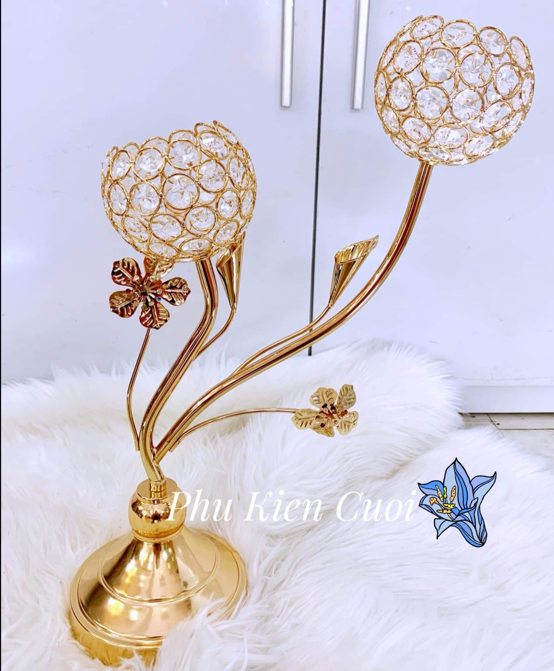 Chân nến pha lê màu vàng, màu bạc Chân nến pha lê màu vàng, màu bạc